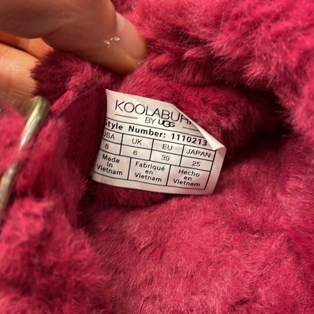 Koolaburra Ugg Woman’s Raspberry Fuzzy Sandals - image 6